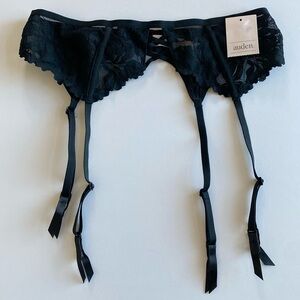 Auden Lace Garter Belt sz Medium NWT